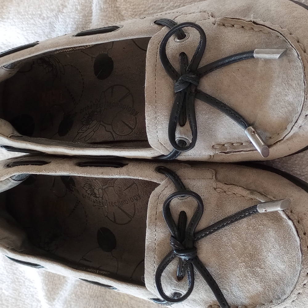 Beige Loafers with Black Laces